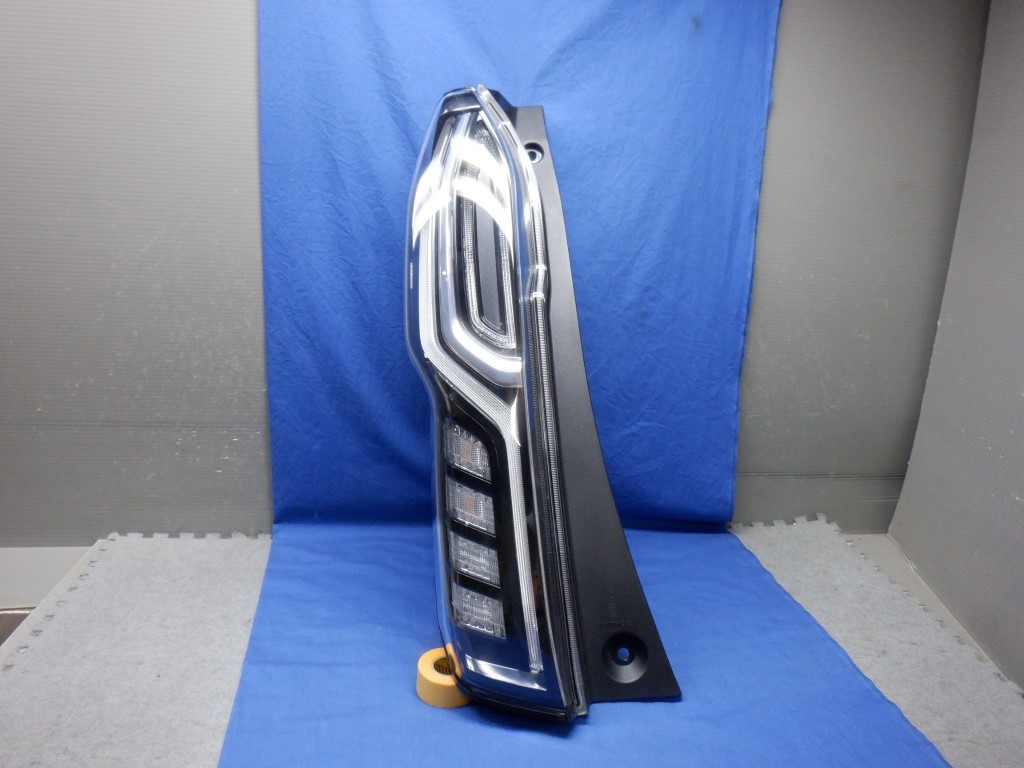 ホンダ☆N-BOX カスタムJF3-JF4左LEDテールランプ純正中古品ICHIKOH D186
