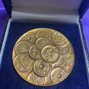 造幣局 泉友会のYahoo!オークション(旧ヤフオク!)の相場・価格を見る