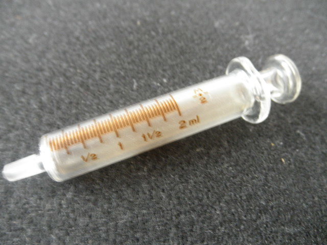 送料198円!! ガラス製 INJECTOR 注射器 2cc シリンジ 2ml 注油