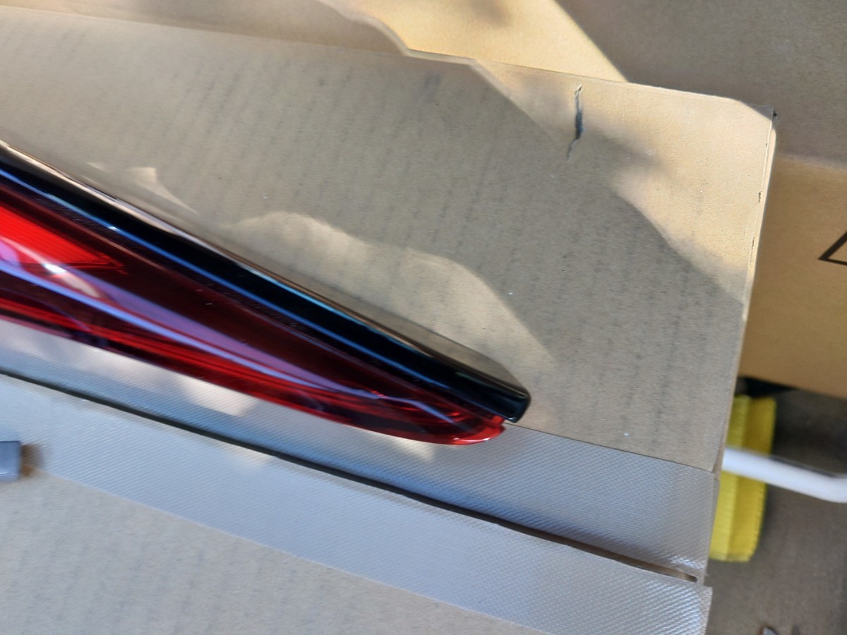 トヨタ　プリウス　ZVW50　後期　左テールランプ　バックドア_5