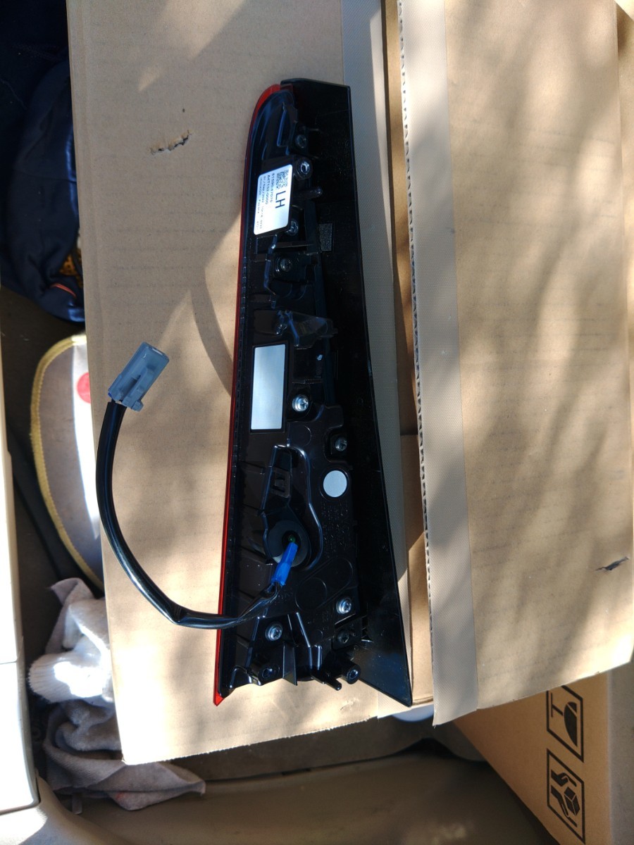 トヨタ　プリウス　ZVW50　後期　左テールランプ　バックドア_7