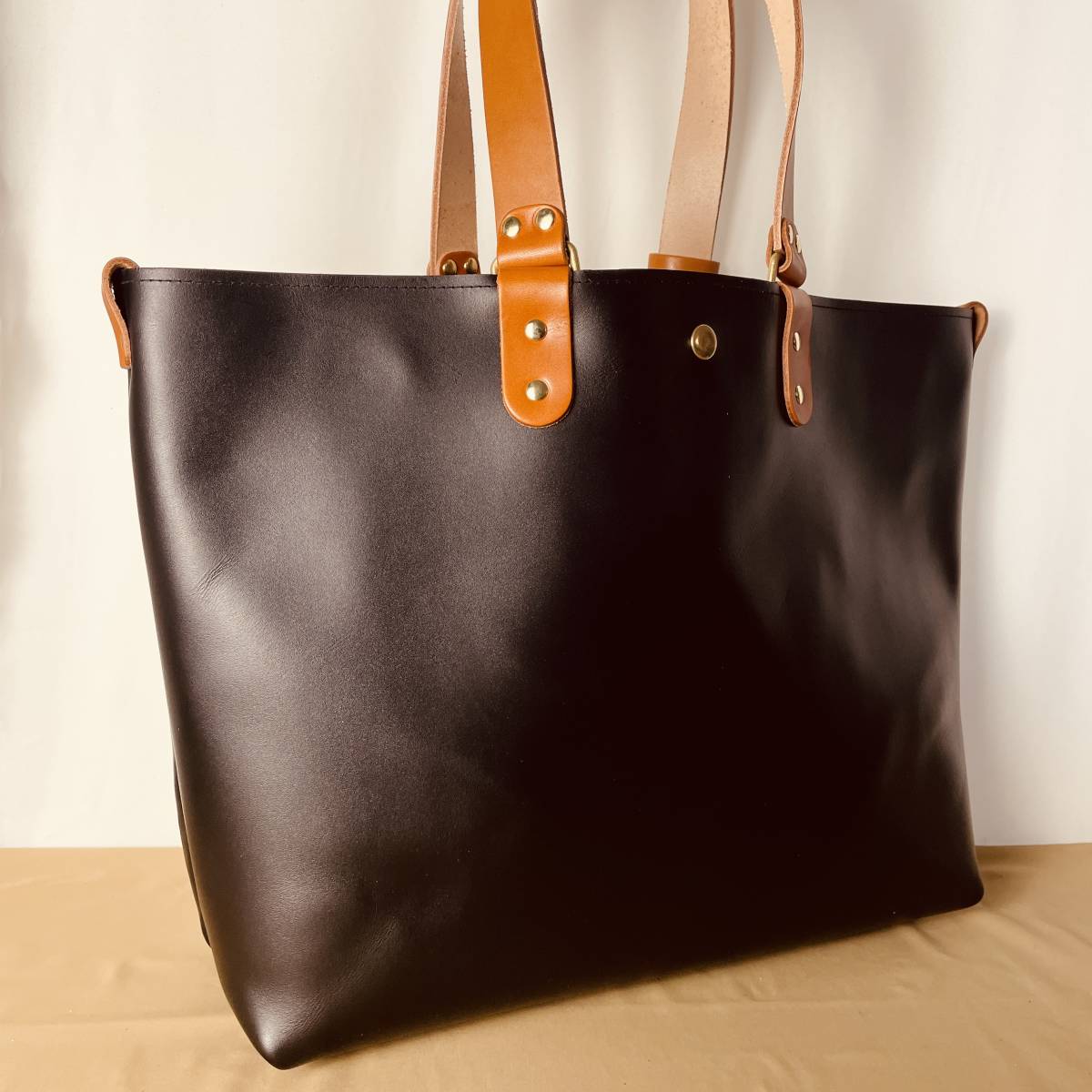 BIG レザートートバッグ XLサイズ 高級感のあるっかりとした本革 ブラック 自立 極厚姫路 持ち手 ヌメ革 ハンドメイド B4306