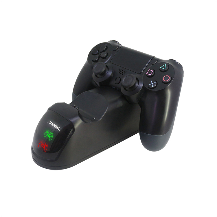 PS4 コントローラー2つ、コントローラー充電コード付き（Amazon.co.jp 