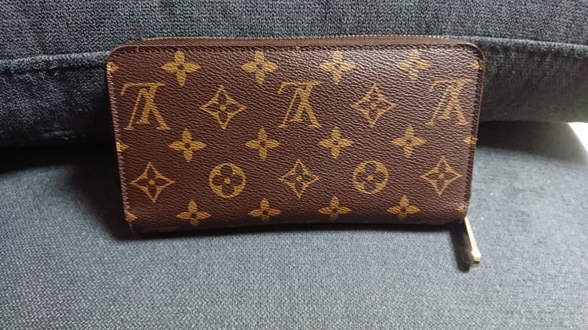 VUITTON ルイヴィトン LOUIS - 極美品 ジッピーウォレット 未使用に 