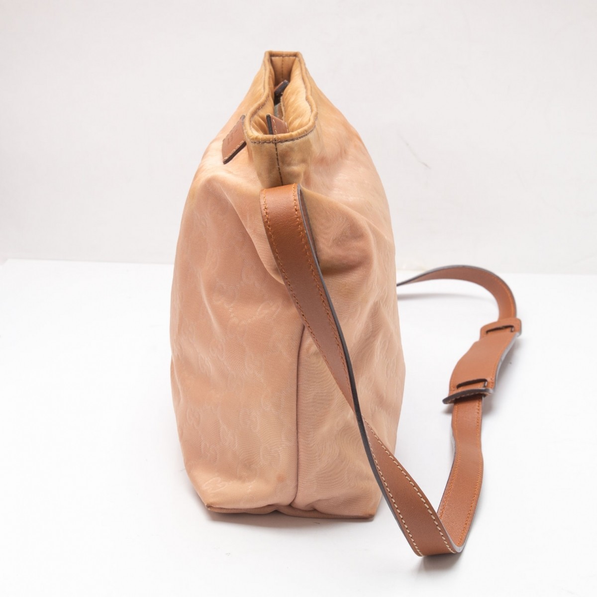 グッチGUCCI GGナイロンショルダーバッグ ピンクベージュ グッチ