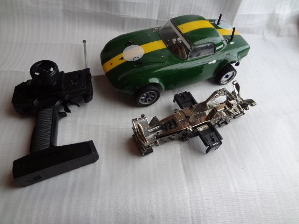 ラジコン 1/10 タミヤXB マツダ ロードスター レッドボディとタイヤ