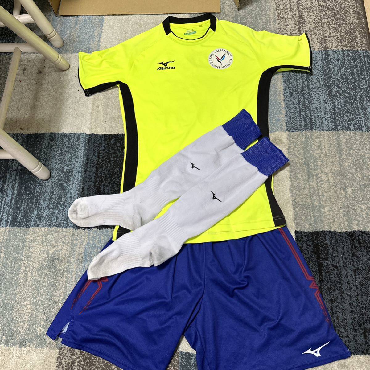 支給品 3点セット 山梨学院大学 サッカー部 支給 実使用 非売品 ユニフォーム Jリーグ パンツ ソックス Jリーグ 上下セット 黄 青