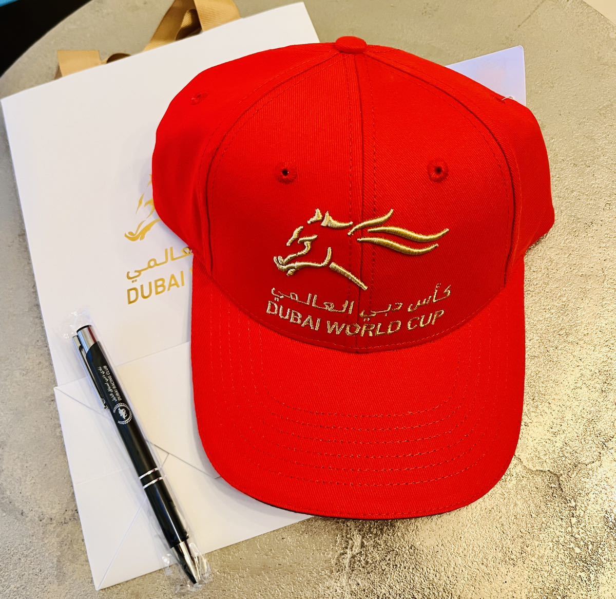 ドバイワールドカップ2023 公式グッズ キャップ 赤 ノベルティペン ショッパー レア！！