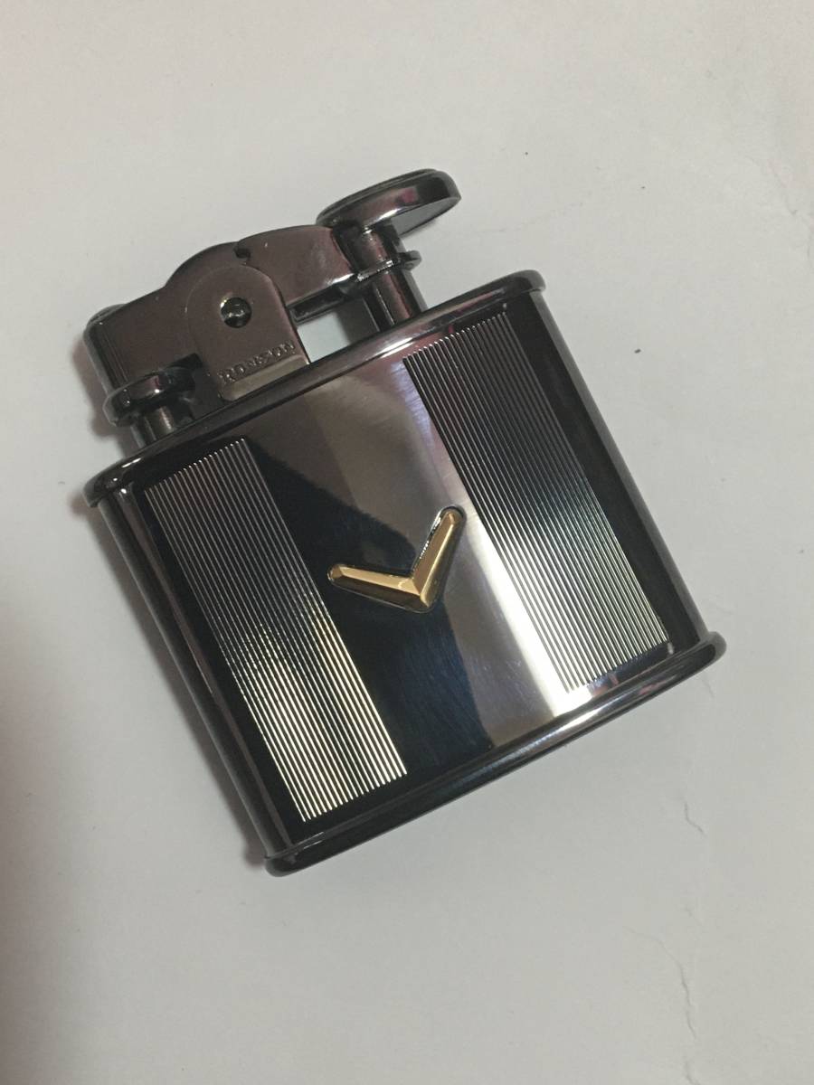 【送料無料】有名ブランドのオイルライター2個 ◎未使用超大型ライタージッポー型とライター２個共にオイルライター オイルライター オイルライターのおすすめ30選。おしゃれなブランドのモノをラインナップ 2個 ブランド ゴールド