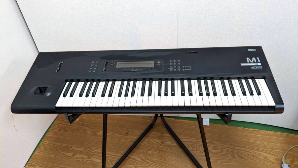 KORG コルグ M1 MUSIC WORKSTATION 電子ピアノ キーボード 