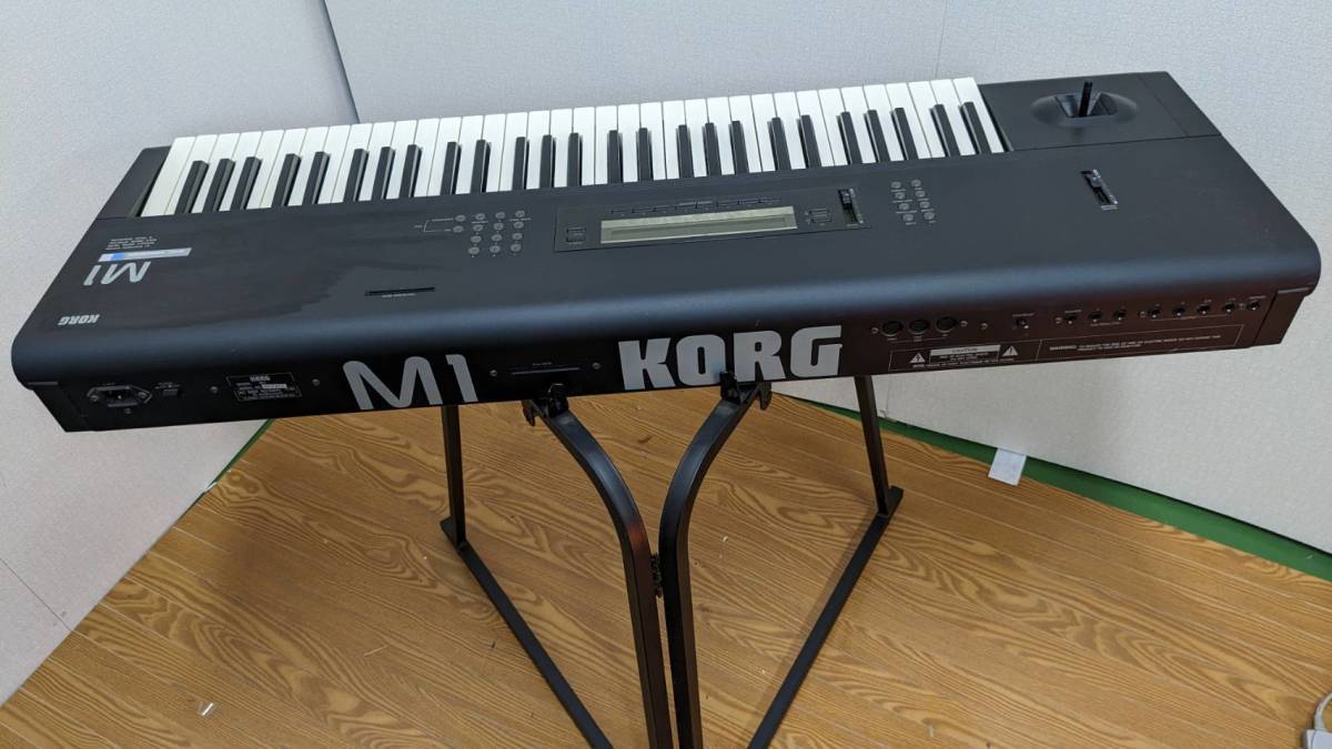 KORG コルグ M1 MUSIC WORKSTATION 電子ピアノ キーボード 