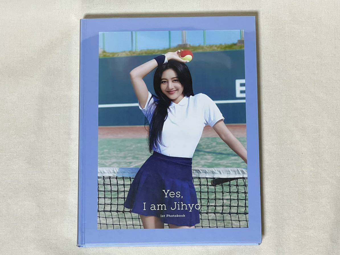TWICE Yes，I am Jihyo. 1st Photobook Cobalt Blue ver. TWICE ジヒョ