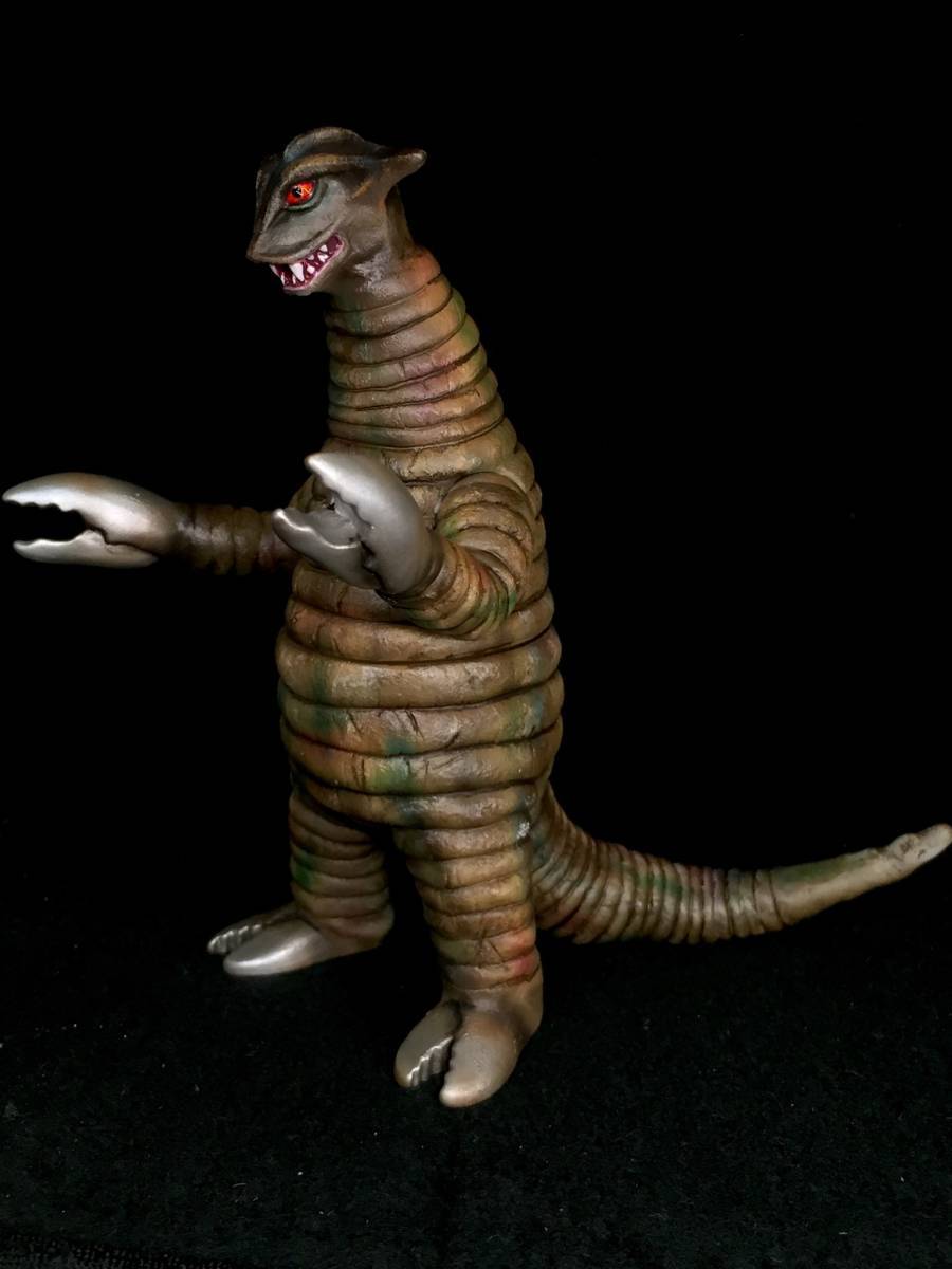 ウルトラ怪獣ソフビ　サドラ　デットン　リペイント完成品 ウルトラ怪獣ソフビ サドラ デットン リペイント完成品 - メルカリ