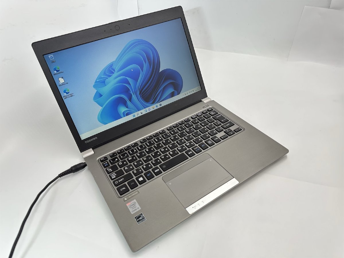 送料無料 高速SSD 13.3型 軽量 薄型 ノートパソコン 東芝 R63/P 中古