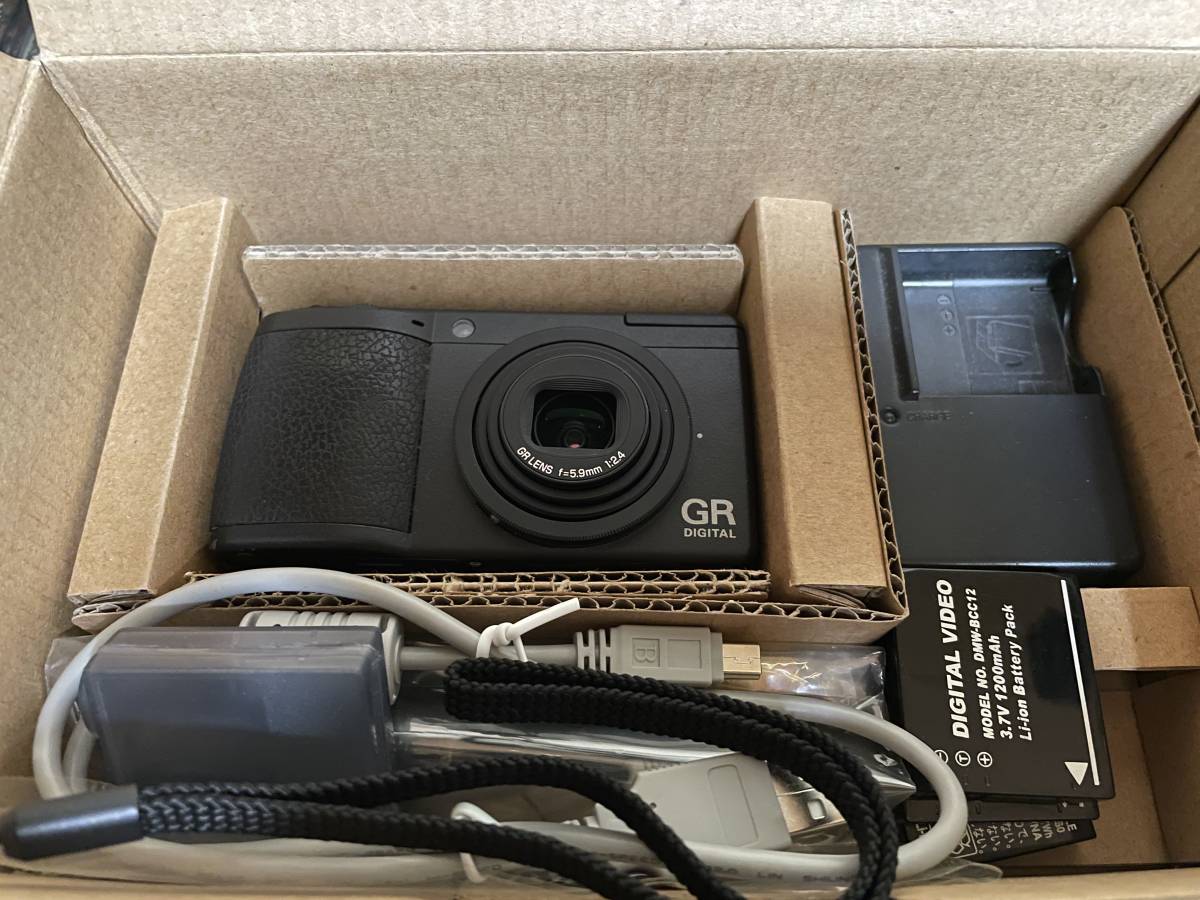 RICOH GR DIGITAL II 完全ジャンク 修理用 部品取りに、スペア電池 3個 