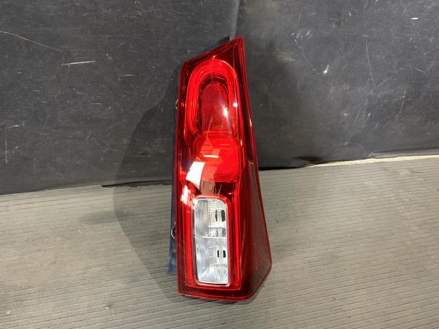  タント 5BA-LA650S 右テールランプ 81551-B2430(テールライト)｜売買されたオークション情報、yahooの商品情報をアーカイブ公開 - オークファン ダイハツ用
