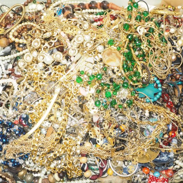 a0405 大量 20kg アクセサリー ネックレス ペンダント 等 まとめて