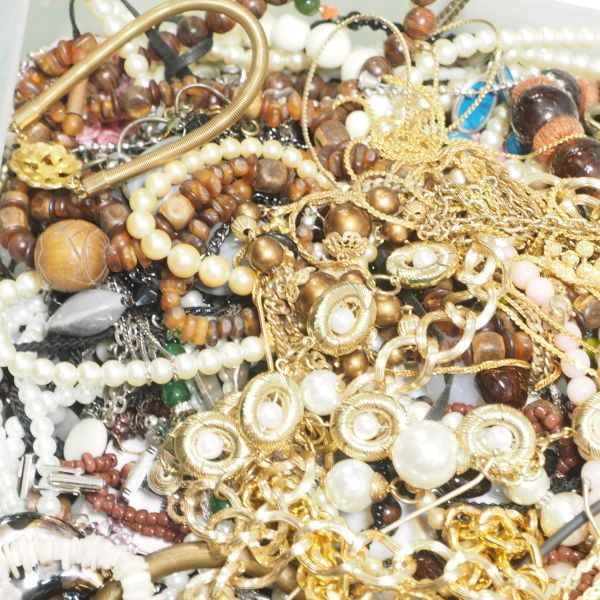 a0405 大量 20kg アクセサリー ネックレス ペンダント 等 まとめて