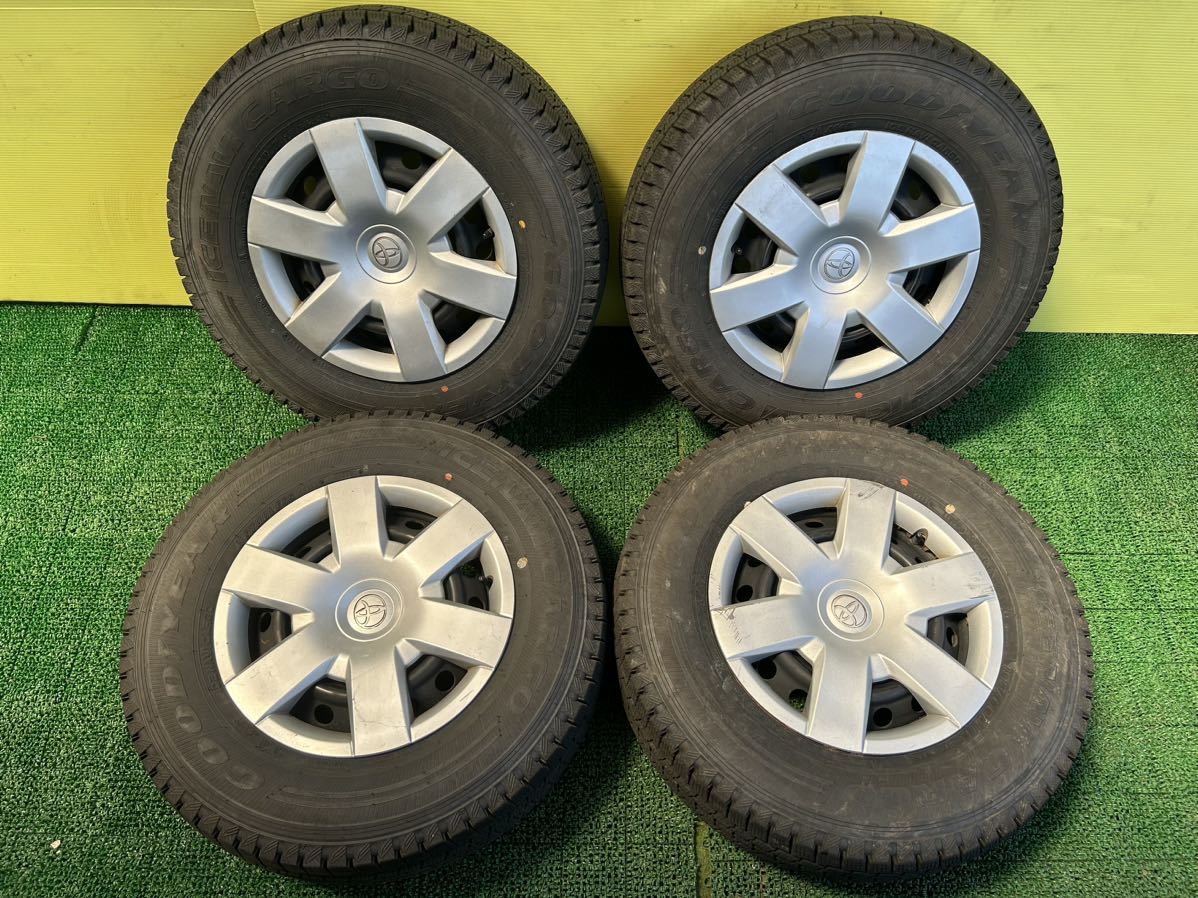 ハイエース200系　スタッドレス　2022年製造　バリ山 バリ山195/80R15 107/105L LT 2022年スダットレス グッドイヤー 4本
