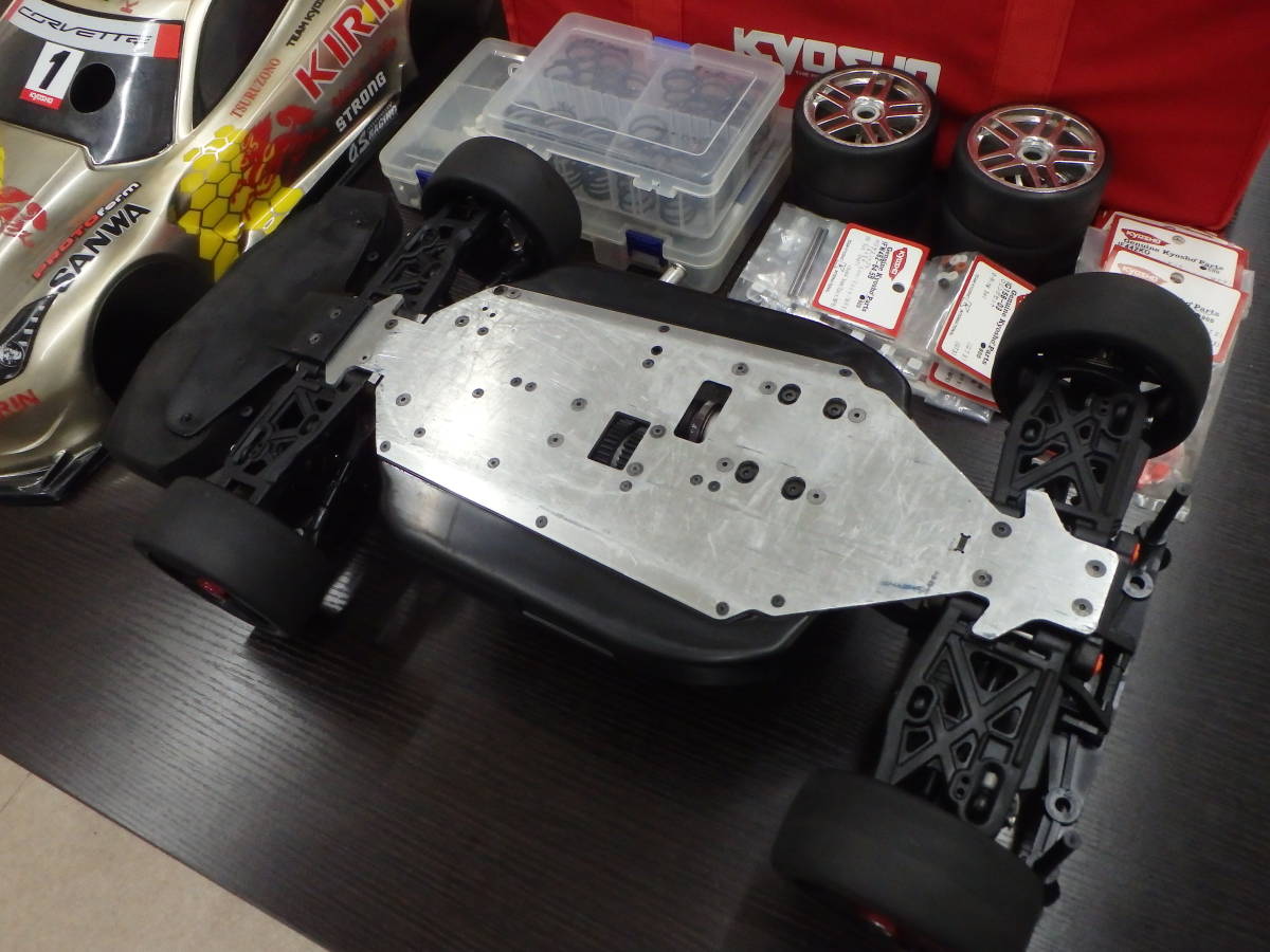 京商 1/8 インファーノ GT3 MBX MGT インファーノ GT2 SRX8 IF18