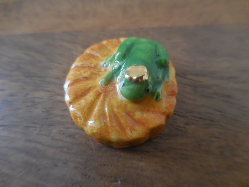 人気定番，人気 フランス フェーヴ ERIC ET GILLE Gribouille 2021年 ガレット デ ロワ カエル フェーブ feve エリック エ ジル 蛙 かえる(その他)｜売買されたオークション情報、yahooの商品情報をアーカイブ公開 - オ その他