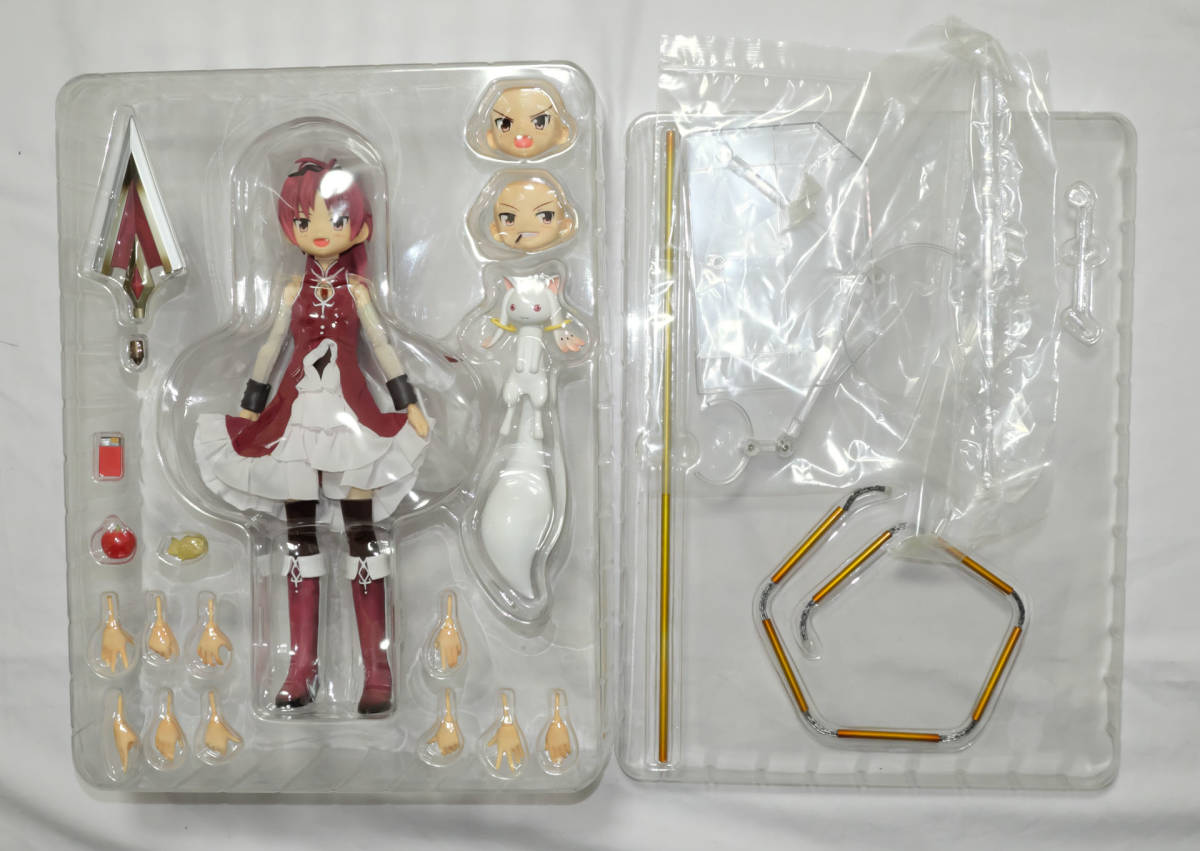○ メディコム・トイ RAH MGM 魔法少女まどか☆マギカ 佐倉杏子 中古品