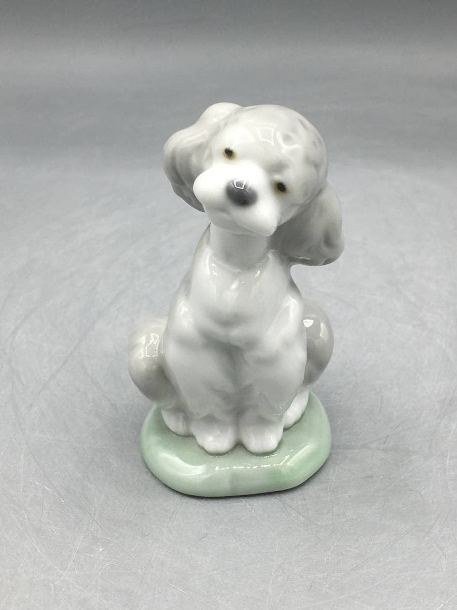 リヤドロの犬の陶器置物 リヤドロ 陶器人形 生涯の友達 2000 ミレニアム 記念品 犬 プードル