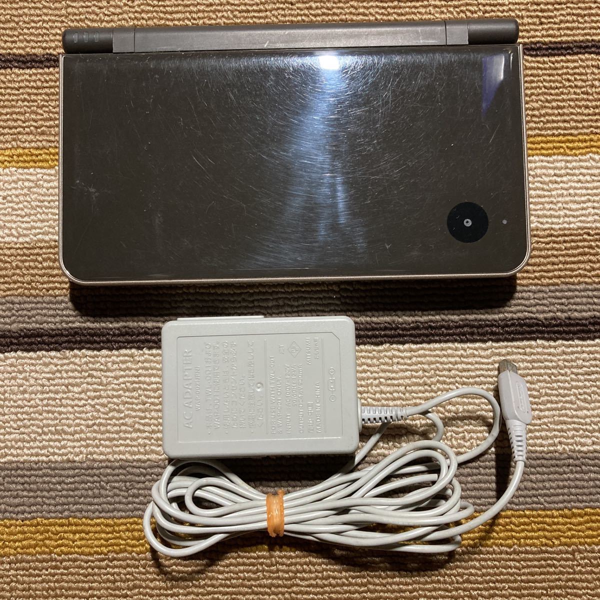 【低価，格安】 DS ニンテンドーDSi LL ダークブラウン 充電器付き WJF103210023(DSi LL)｜売買されたオークション情報、yahooの商品情報をアーカイブ公開 - オークファン ニンテンドーDS本体