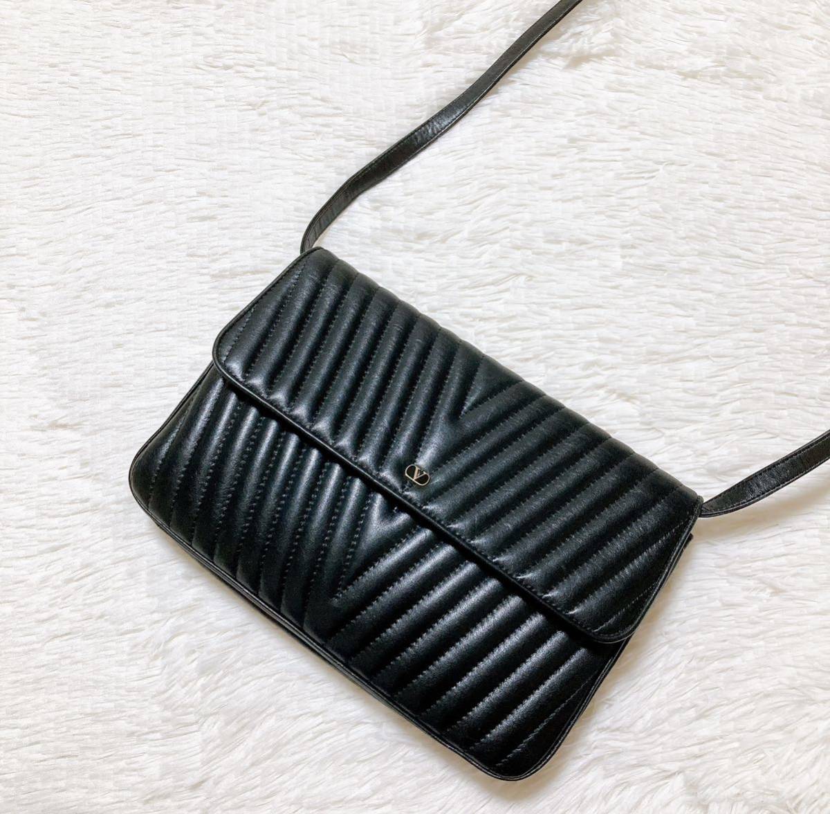 美品valentino garavani ショルダーバッグ キルティング