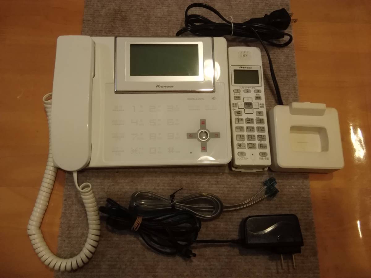 送料無料，豊富な 美品【子機付 ハンズフリー通話対応 迷惑電話ガード機能搭載】Pioneer パイオニア 留守電 TF-SD8200-W（パールホワイト）