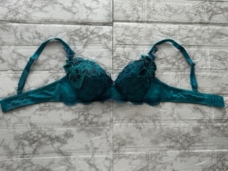 ♪ワコール　サルート　ブラ　D70cm　No.67♪★ホームクリーニング済み★