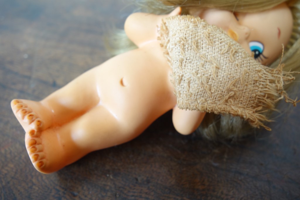 昭和レトロ ヌード 女の子 タオル持ち ソフビ人形 13cm ウインク