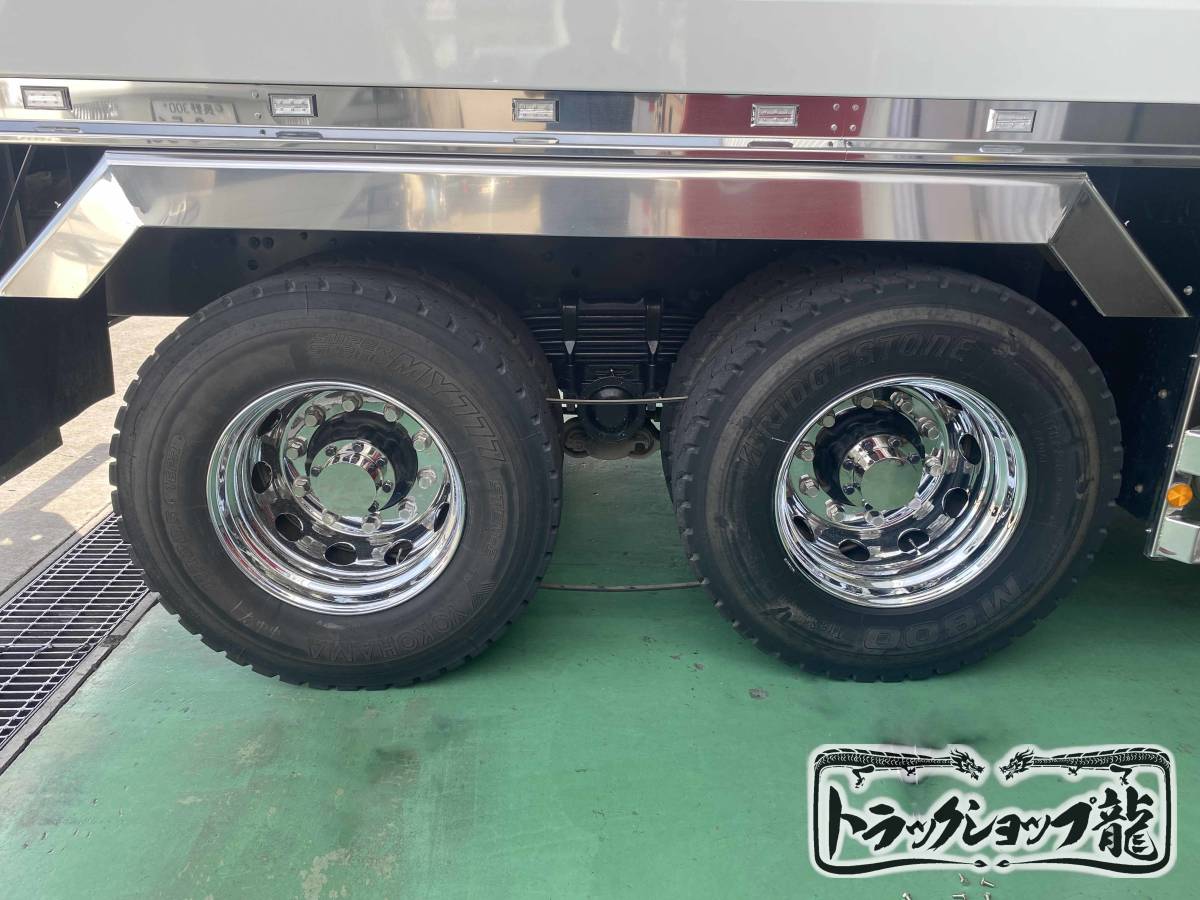 いすゞ ギガ | リアハブキャップ 22.5インチ 10穴 センターカバー 