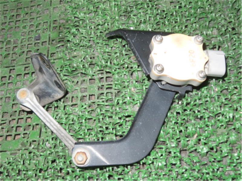 トヨタ 純正 ウィッシュ 《 ZNE10G 》 ハイトコントロールセンサー 89408-68010 P80400-23001878