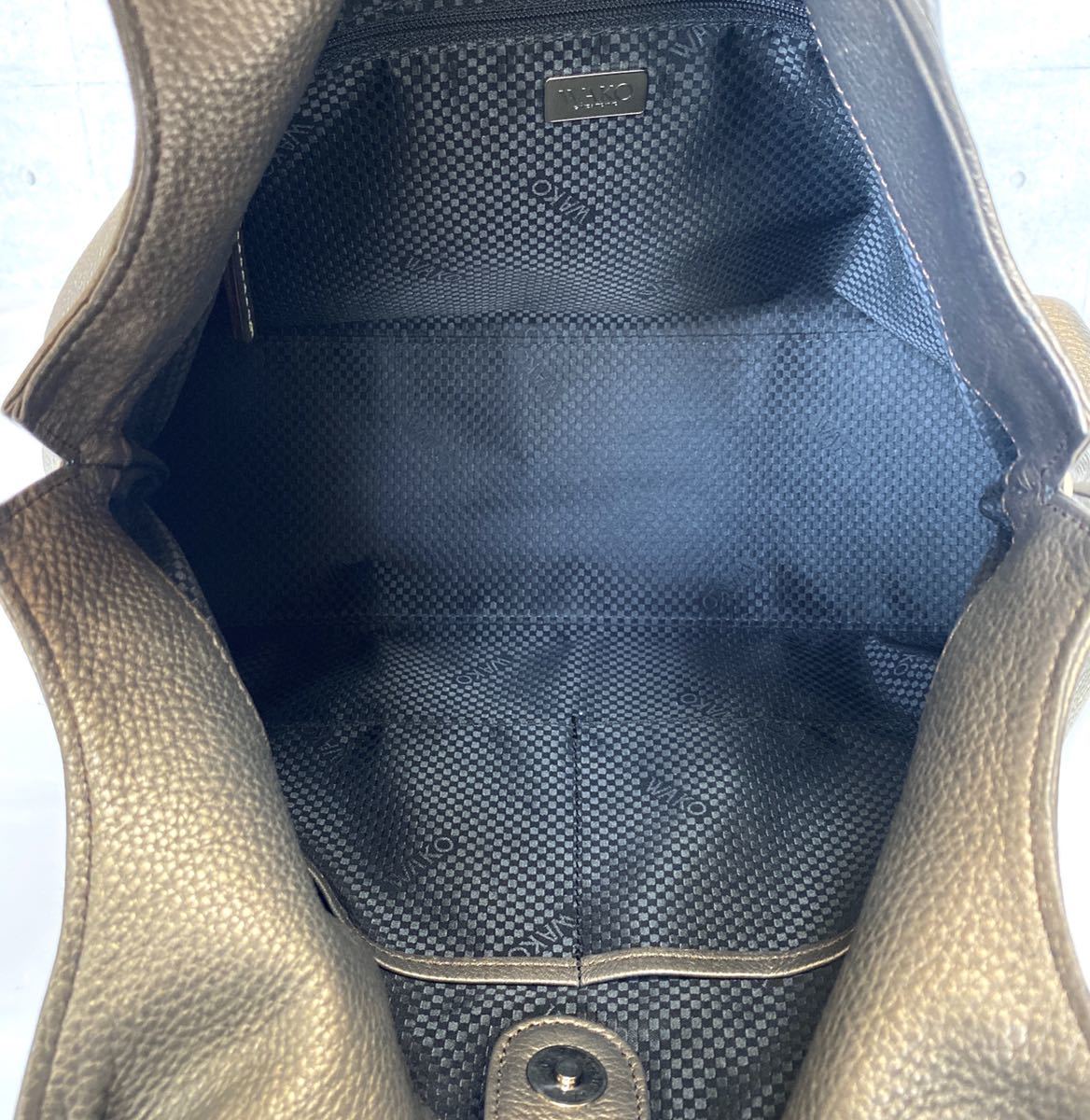 美品 WAKO ワコウ 現行品 銀座 和光 シボ革 肩掛け シボ革 ブロンズ