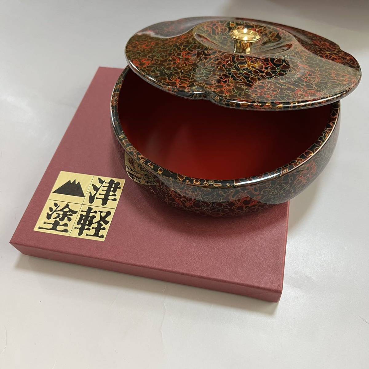 新品未使用　朱塗菓子器　漆工芸　古道具　紙箱あり wellriver】津軽塗（唐塗）青森の伝統工芸品 蓋付菓子器 未使用 #5462