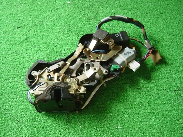  2847 トヨタ センチュリー GZG50 純正 左リア用イージークローザーモーター ドアロック 助手席側 左後/G50(トヨタ用)｜売買されたオークション情報、yahooの商品情報をアーカイブ公開 - オークフ トヨタ用