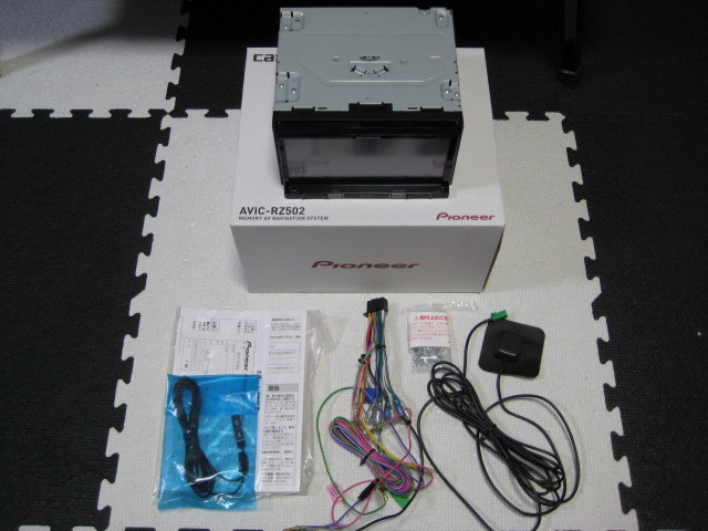 中古】AVIC-RZ502 7インチ楽ナビ（地図データー2018年度版） AVIC