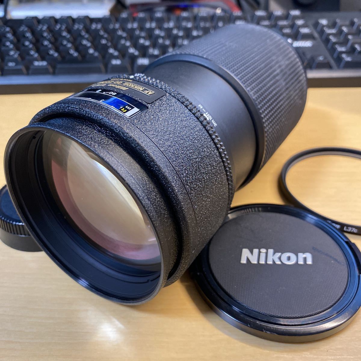 80-200mm Nikon AF ED Nikkor Lens f⁄2.8D Zoom f⁄2.8 |