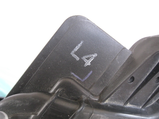 ヴィッツ　ＮＳＰ１３０　ＫＳＰ１３０　後期　純正　左ハロゲンライトユニット　ＫＯＩＴＯ　５２－３０１　打刻Ｌ４　中古品_7