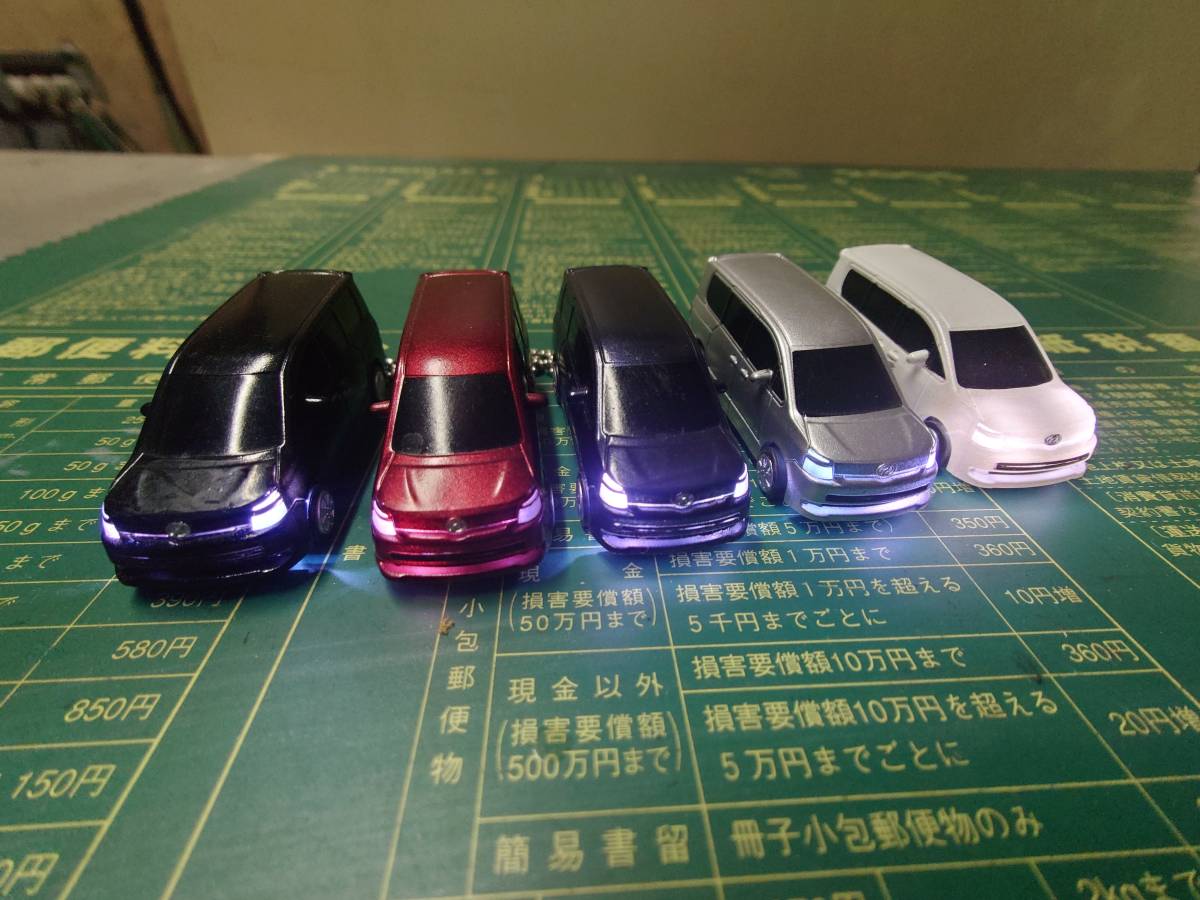 中古トヨタ ヴォクシー VOXY 70系 前期 LED ミニカー キーホルダー 