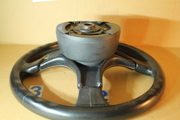 驚きの破格値，お買い得 KS-304-2 スバル GF インプレッサ スポーツワゴン NARDI/ナルディ レザーステアリング 36φ