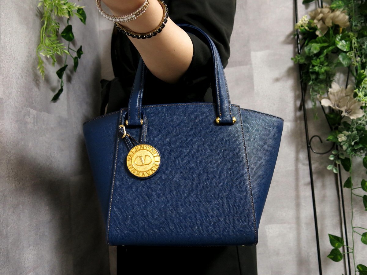 超美品●VALENTINO GARAVANI ヴァレンティノ ガラヴァーニ●サフィアーノ レザー 本革●ハンド バッグ●ネイビー●G金具●腕掛け●Js36773