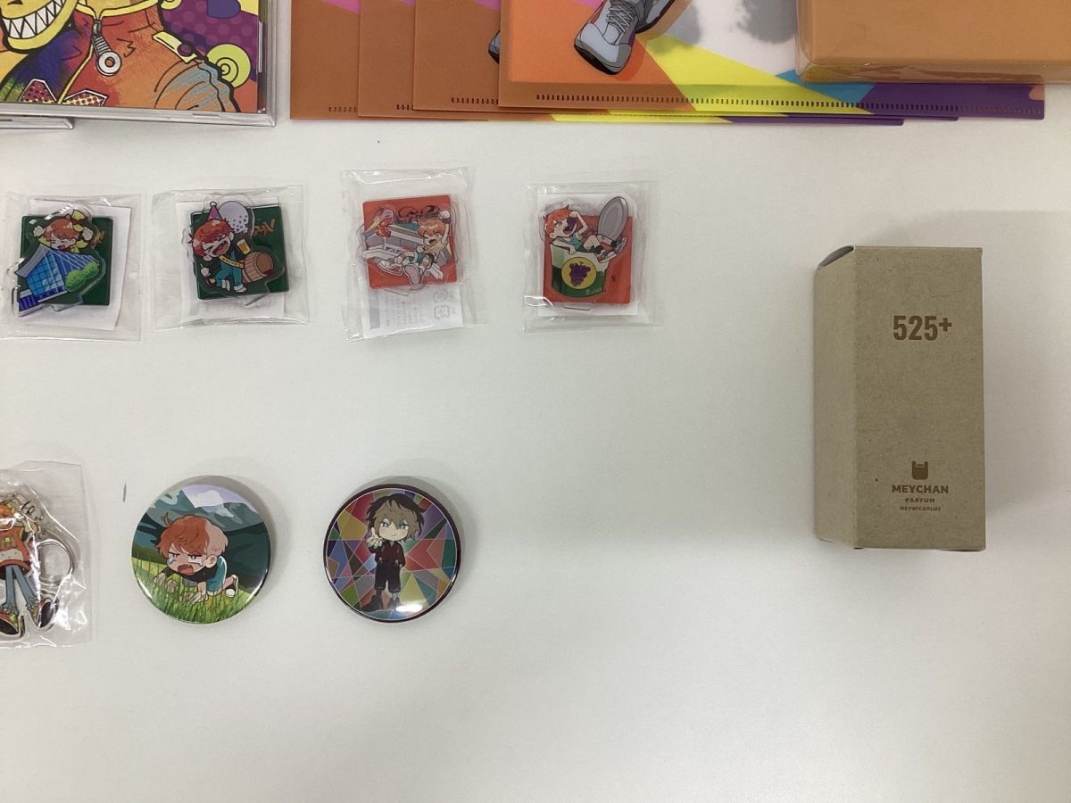 めいちゃん 缶バッジ 歌い手 メルカリ - 缶バッチ100個まとめ売り