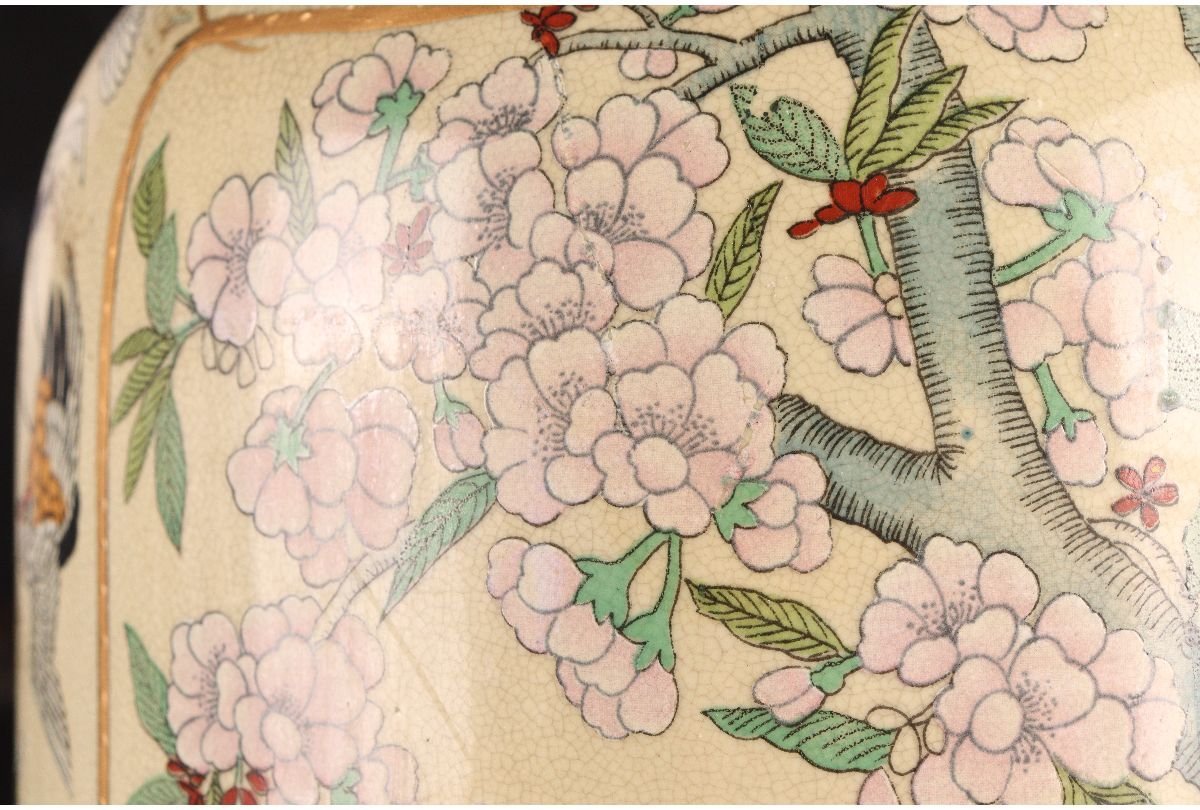 URA]栄盛窯 瀧山 作/薩摩色絵金襴手鷹花翔鶴図大花瓶/約61cm/4-5-196 
