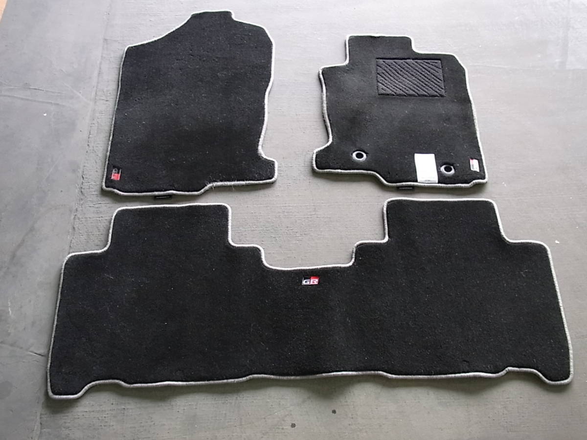 個人】USED！60系ハリアー GRスポーツ 純正フロアマット 黒ブラック GR 