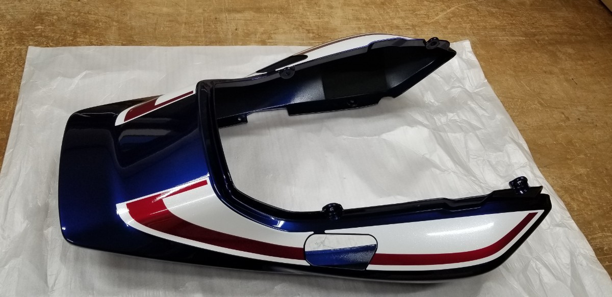CB1300 リアカウル 【公式通販】