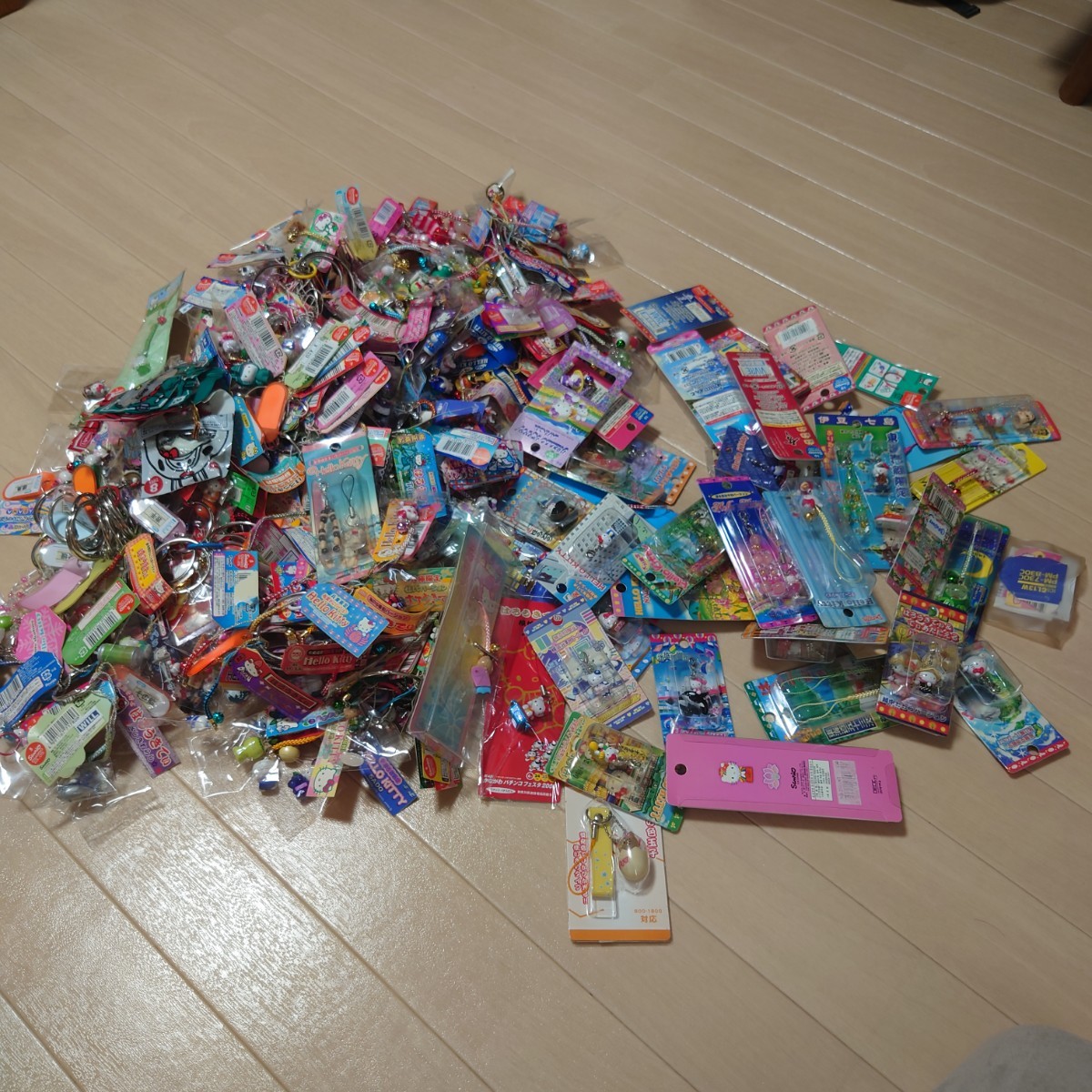 ハローキティ ご当地 ストラップ 根付 キーホルダー コレクター まとめ
