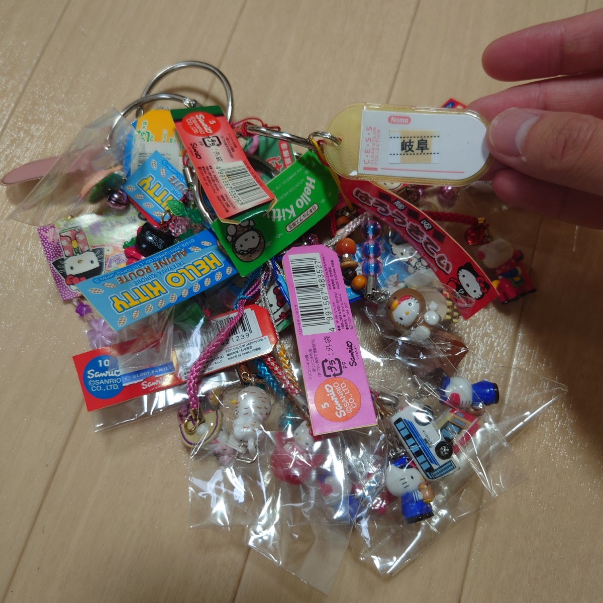 ハローキティ ご当地 ストラップ 根付 キーホルダー コレクター まとめ