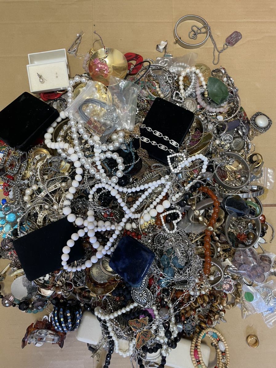 アクセサリー まとめ売り ネックレス イヤリング バングル ブローチ アクセサリー ジャンク ネックレス ブローチ イヤリング バングル 装飾